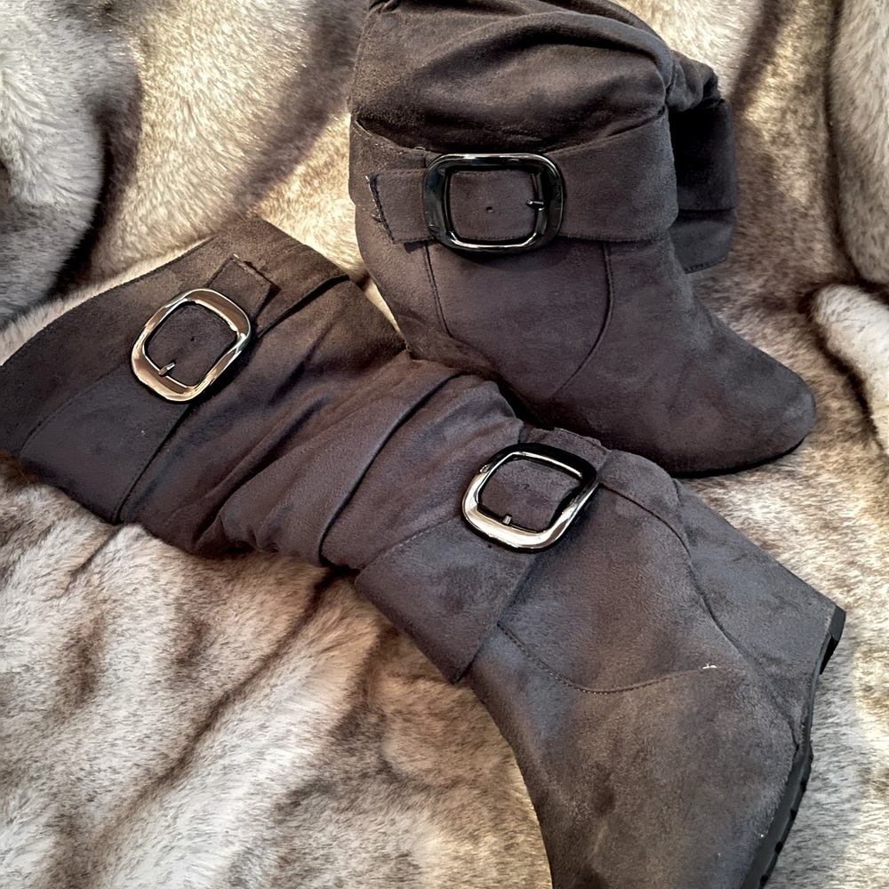 Gray knee high wedge boots 8.5